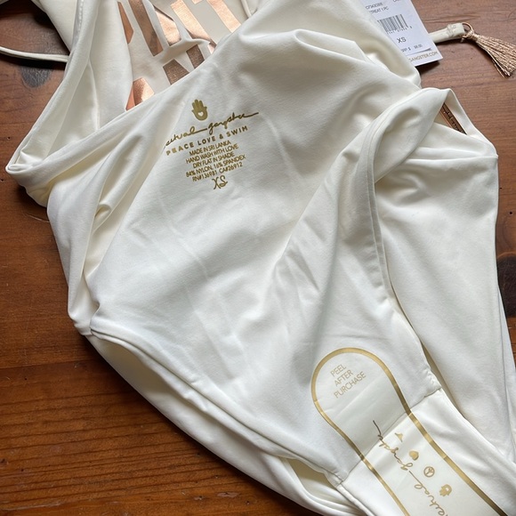 Swimsuit - Picture 6 of 6